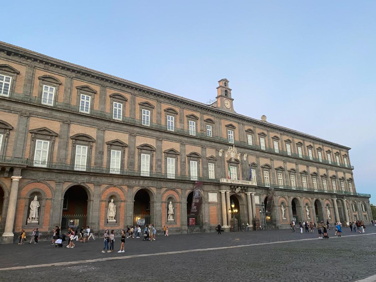 Casa Tiare, The Heart Of Piazza Plebiscito Apartment Naples Exterior photo